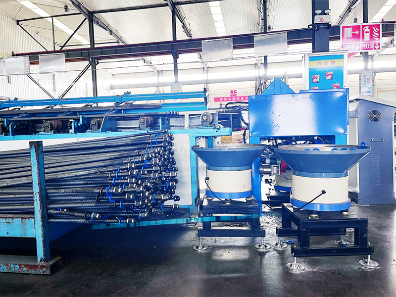 1030全自動上帽機全新面貌亮相（孔憲剛  付忠東）