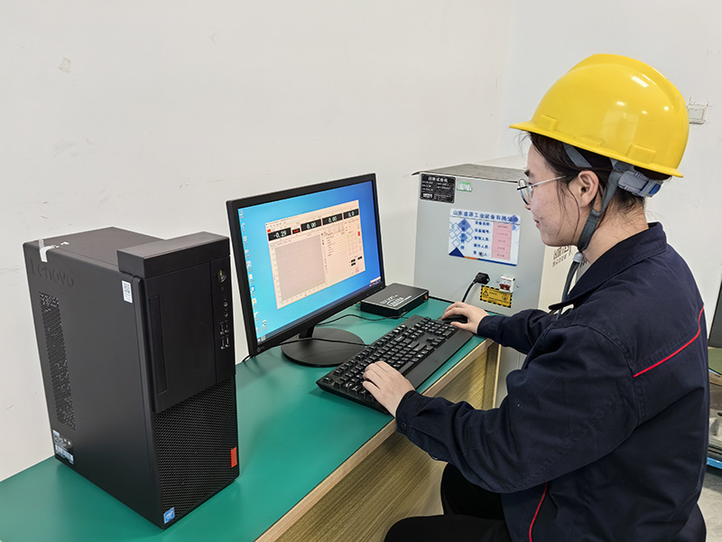 靳倩楠：把好產(chǎn)品質(zhì)量每一關(guān)