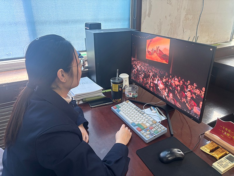 0121汲取榜樣力量 筑牢奮進(jìn)之基丨山東盛源公司各支部掀起觀看《榜樣10》專題節(jié)目學(xué)習(xí)熱潮（郝曉霞）