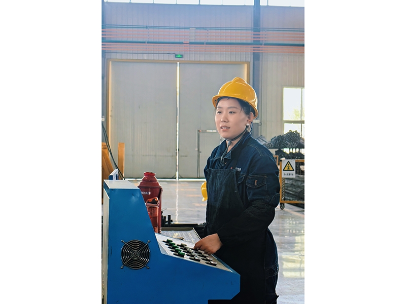 董少芝：既是攻堅(jiān)者，也是貼心人